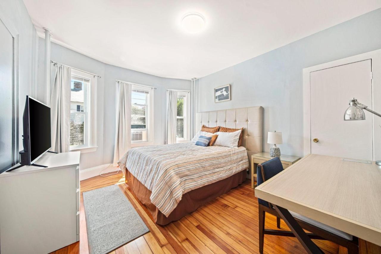 Cozy Up In 5Br Apt Near Charming Oak Square Boston Exterior foto