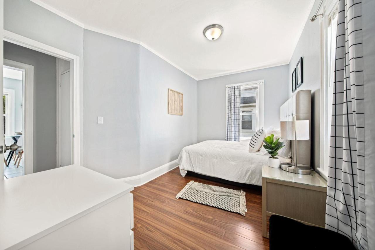 Cozy Up In 5Br Apt Near Charming Oak Square Boston Exterior foto